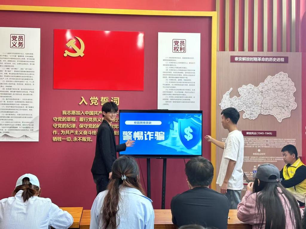 1C812